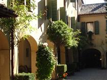 LONG WEEKEND DI NATURA, ENOGASTRONOMIA E SHOPPING